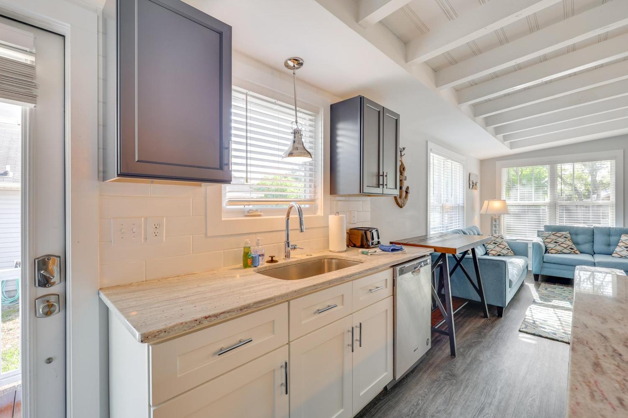 Modern Oak Island Escape 1 Mile To Long Beach! Exterior foto