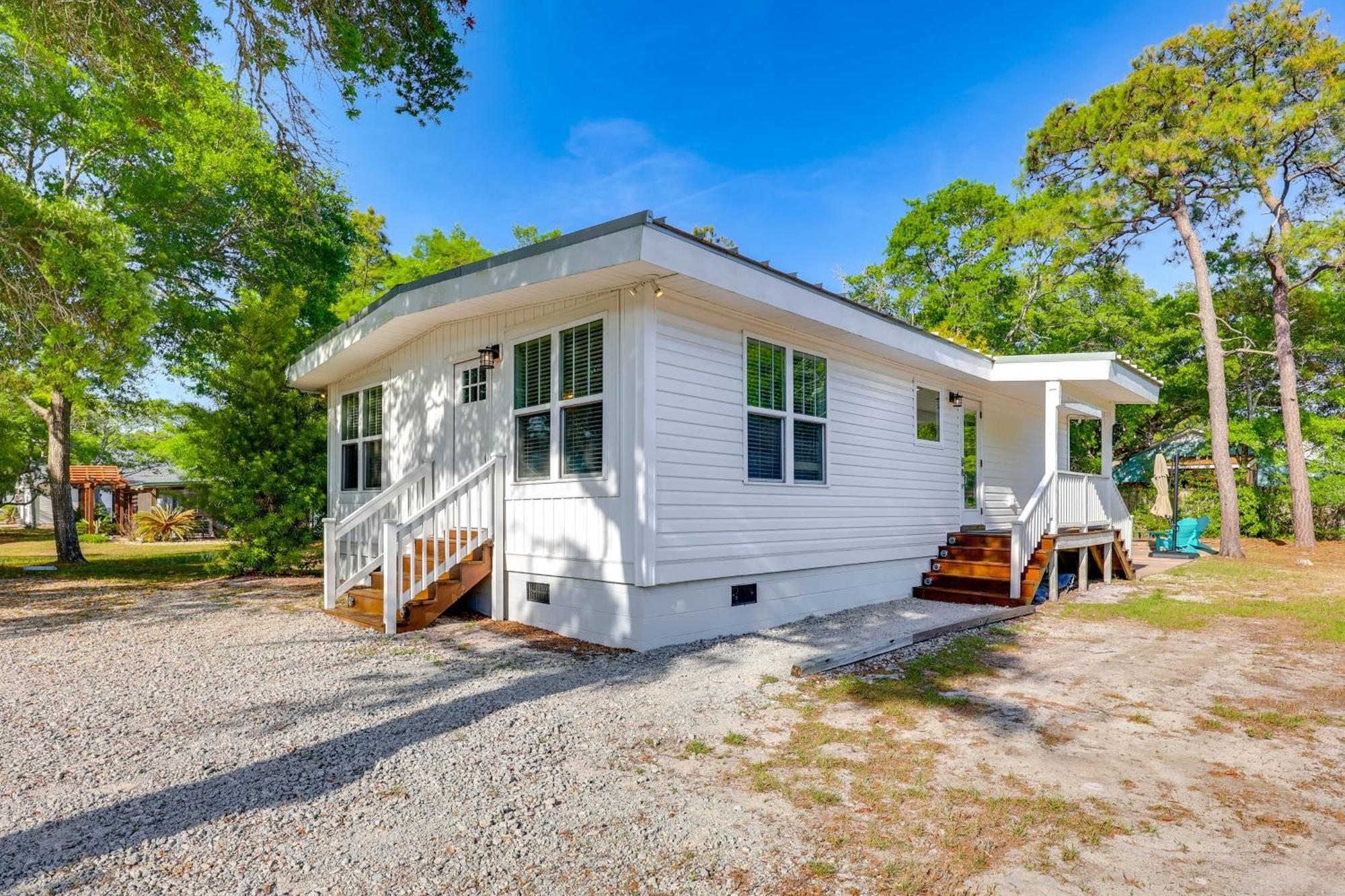Modern Oak Island Escape 1 Mile To Long Beach! Exterior foto